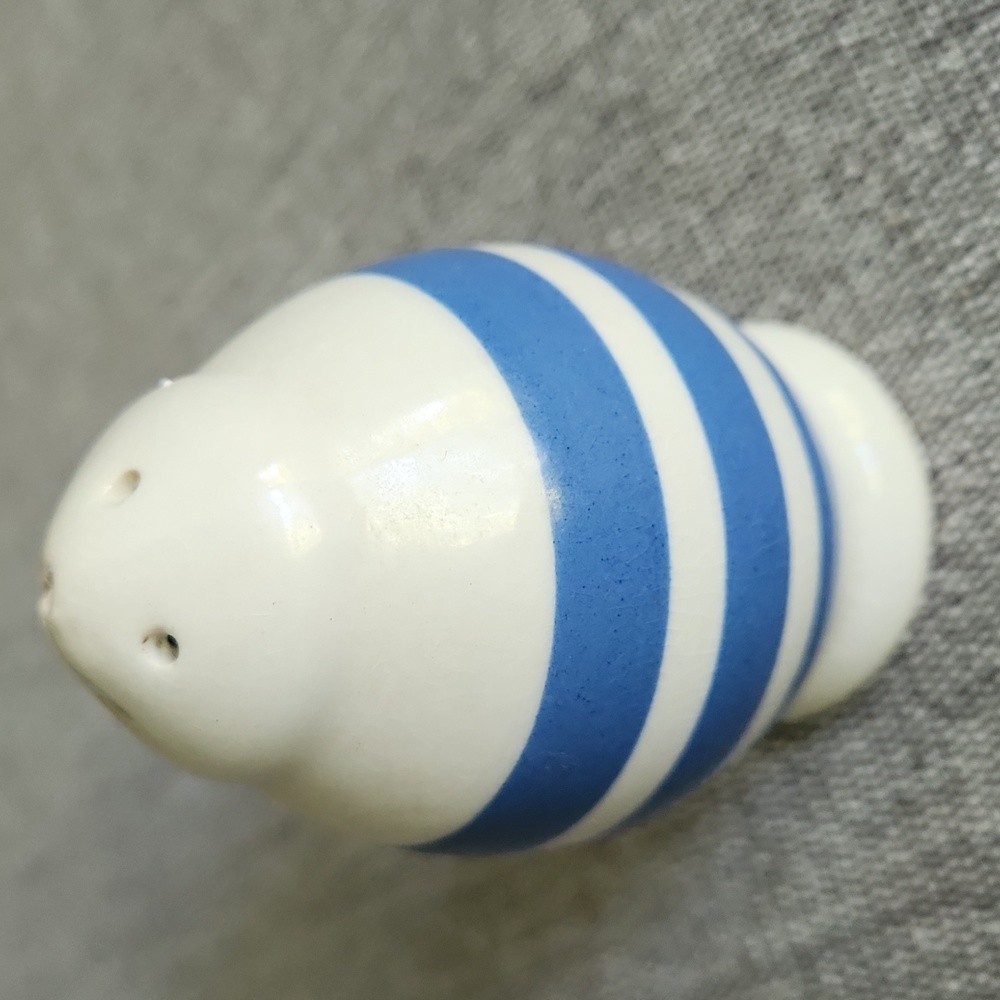 Cornishware Vintage Blue and White Stripe Egg Cup And Pepper Shaker - Picture 6 of 9